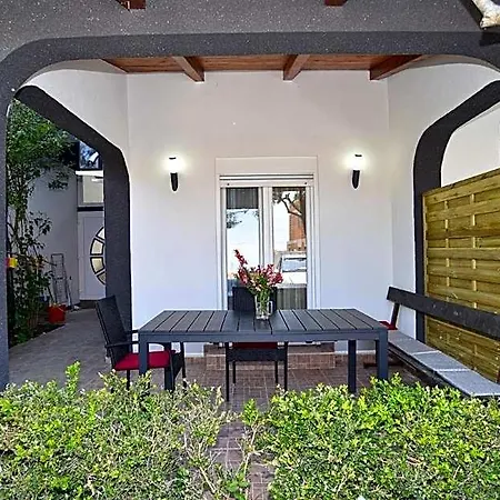 Welcoming With Shared Pool