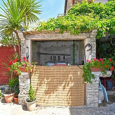 Welcoming With Shared Pool 3* Fažana