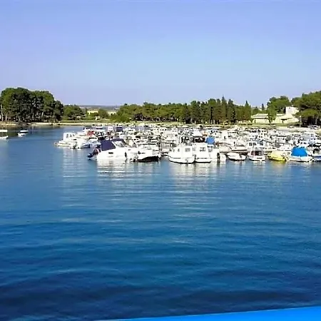 Welcoming With Shared Pool 3* Fažana